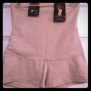 NWT Maidenform Control High Waist Boy Shorts